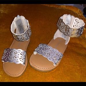 Size 5 toddler Carter’s Sandals
